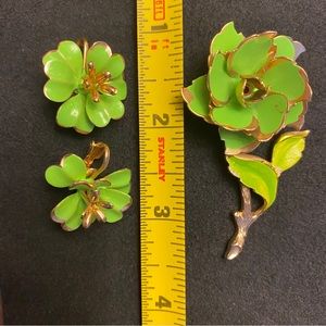Vintage lime green floral brooch and clip on earrings
